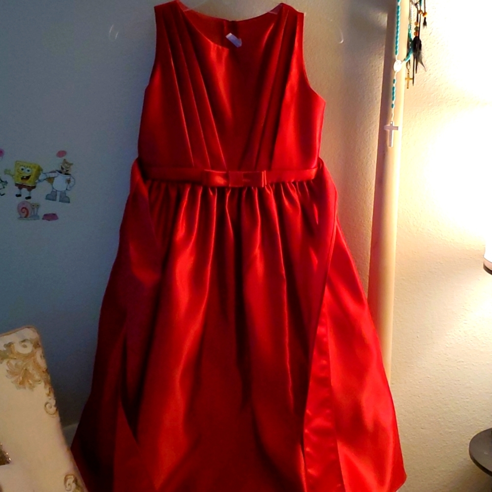 ♡ Beautiful Red Dress for big girls. Fully lined and with tule